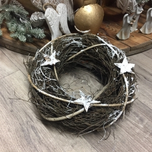 Vánoční dekorace věnec s hvězdami 26cm