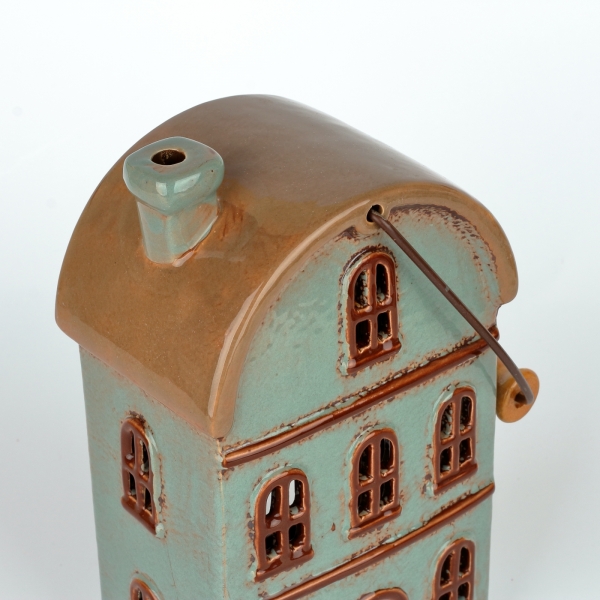 Vánoční domeček 11 oken oblouková střecha, hnědá okna