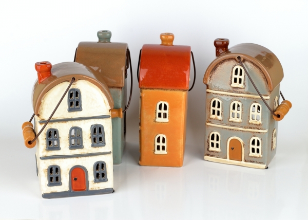 Vánoční domeček 11 oken oblouková střecha, hnědá okna