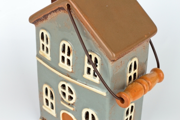 Vánoční domeček 11 oken šedý, hnědá střecha