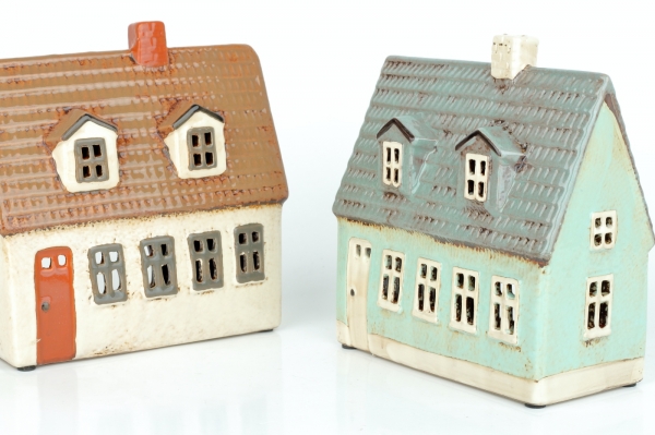 Vánoční domeček NOVAline 18x8x16cm