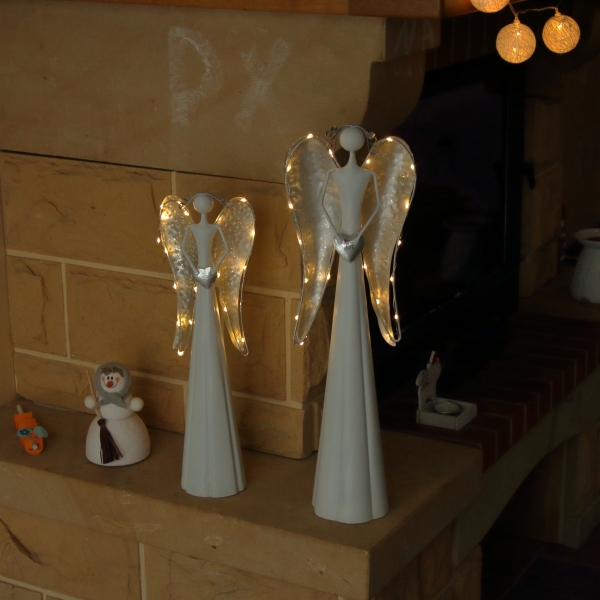 Vánoční LED dekorace anděl se srdcem