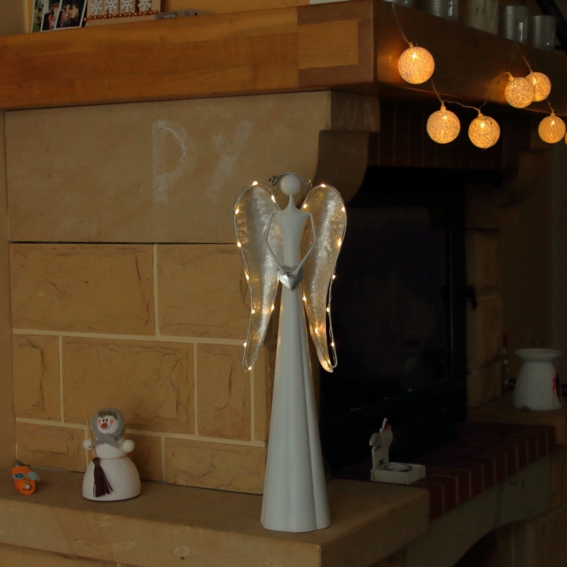 Vánoční LED dekorace anděl se srdcem