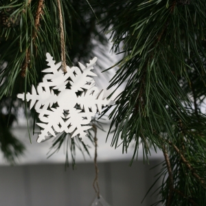 Vánoční ozdoba na stromeček dřevěná vločka 10cm