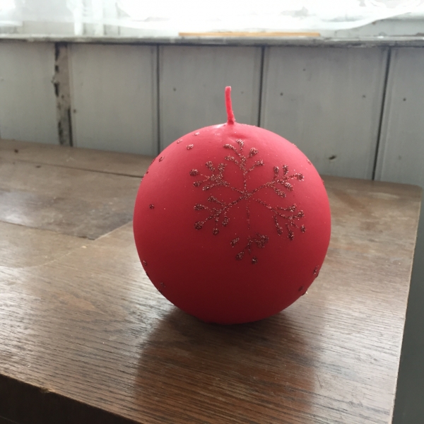 Vánoční svíčka sněhová vločka koule červená 8cm