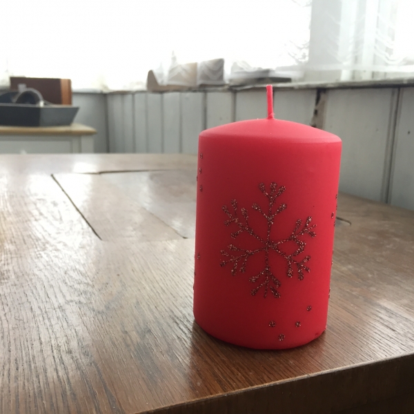 Vánoční svíčky sněhová vločka válec červený 7x10cm 