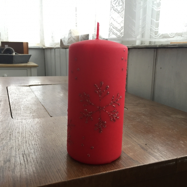 Vánoční svíčky sněhová vločka válec červený 7x14cm