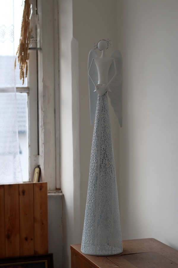 Vánoční výzdoba inspirace kovový anděl se srdcem