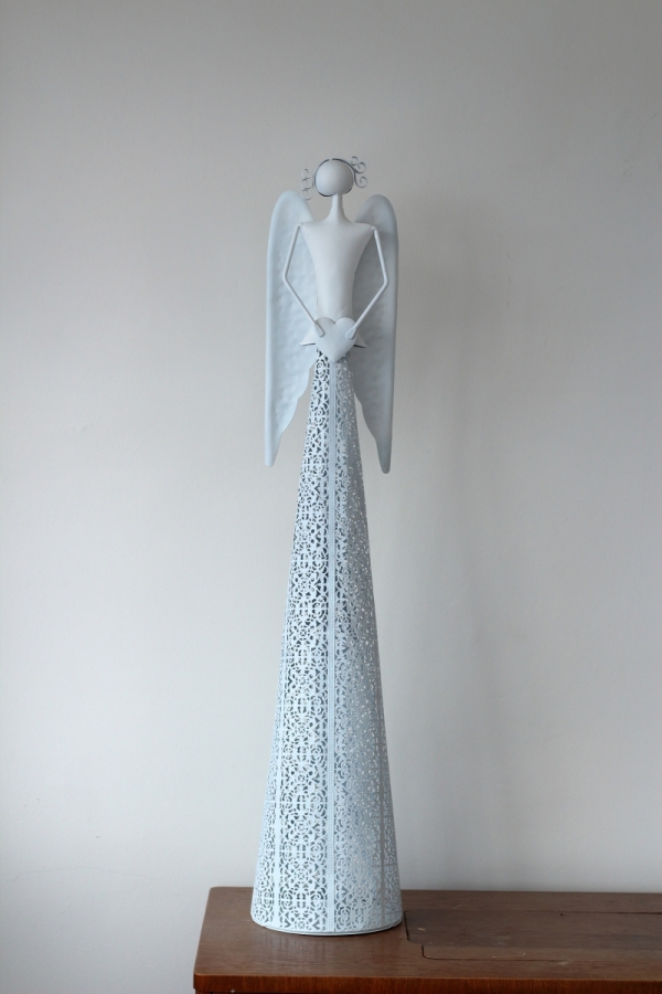 Vánoční výzdoba inspirace kovový anděl se srdcem