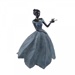 Velká bytová dekorace dívka s vážkou na dlani 45cm