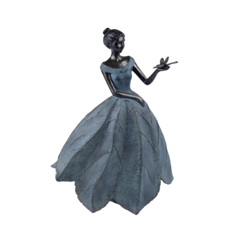 Velká bytová dekorace dívka s vážkou na dlani 45cm