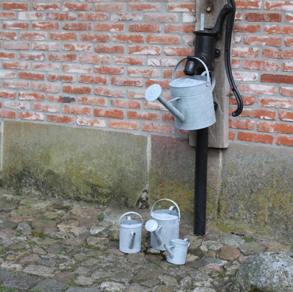 Velká zahradní konev pozink 8,7 ltr