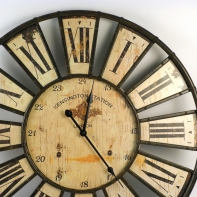 Velké nástěnné hodiny kovové 60cm Kensington station