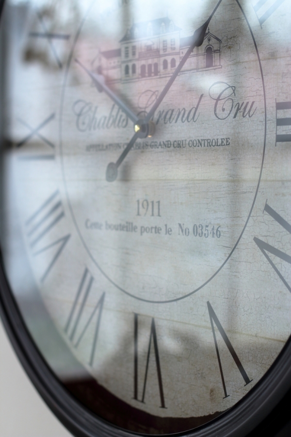 Velké nástěnné hodiny kovové 61 cm římské číslice