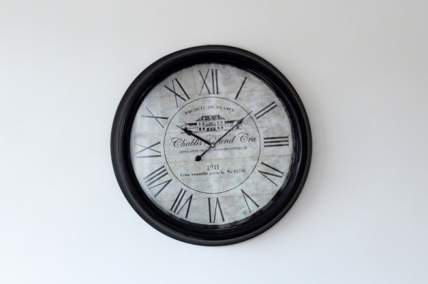 Velké nástěnné hodiny kovové 61 cm římské číslice