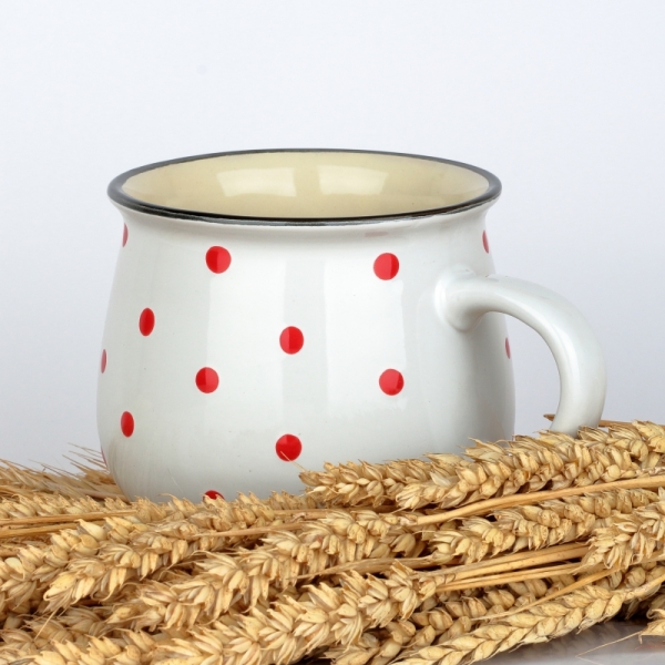 Velký hrnek na čaj s červenými puntíky 11cm