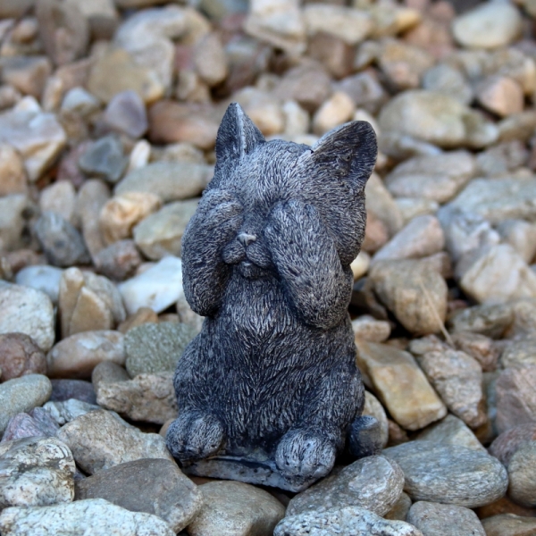 Venkovní dekorace kotě - zakryté oči