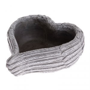 Venkovní květináč z betonu srdce