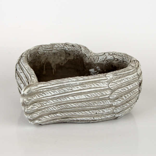 Venkovní květináč z betonu srdce