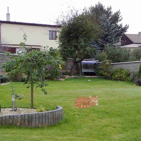 Venkovní socha spící kočka 29cm