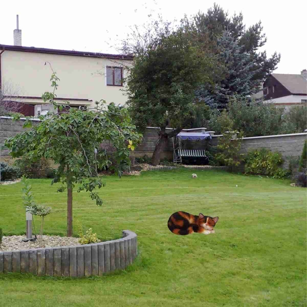 Venkovní socha spící kotě 29cm