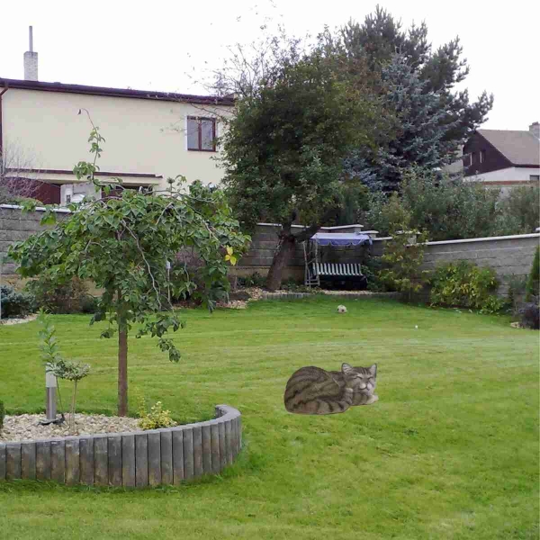 Venkovní socha spící šedé kotě 29cm