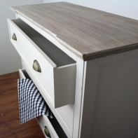 Venkovská komoda se třemi šuplíky 89x66x40cm