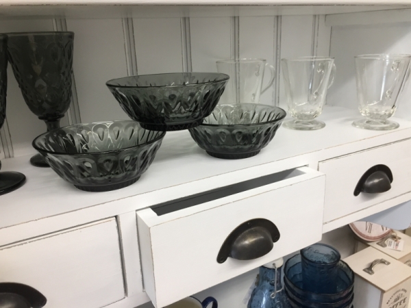 Venkovská police do kuchyně se šuplíky - masiv 88x95x28cm