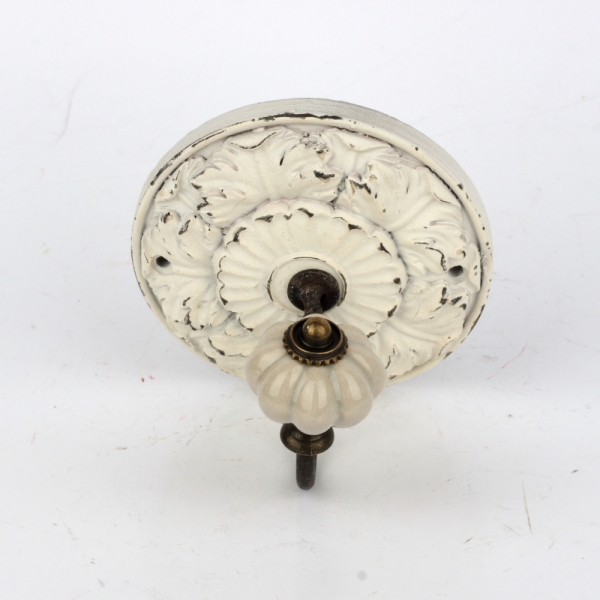 Věšáček bílý kov 10x8x10cm