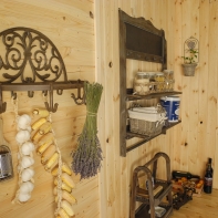 Věšák do kuchyně na hrníčky/na bylinky