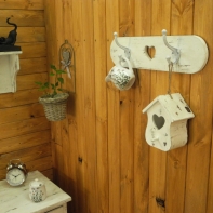 Věšák do předsíně dřevěný 45cm