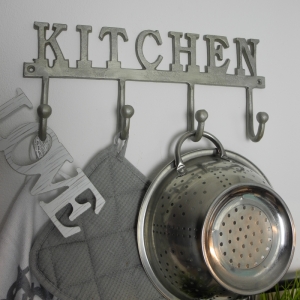 Věšák s kovovými háčky do kuchyně Kitchen 39x6x17cm