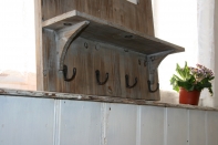 Věšáková stěna s rámečky na fotografie 47x66cm