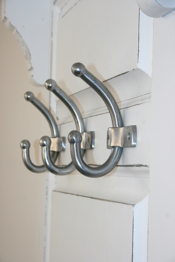 Věšáková stěna s úložným prostorem 76x210x40cm