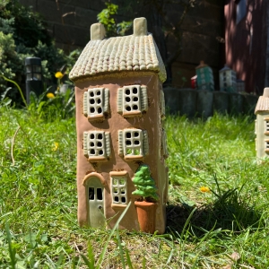 Veselý keramický domeček 12,5 x 28 x 10 cm