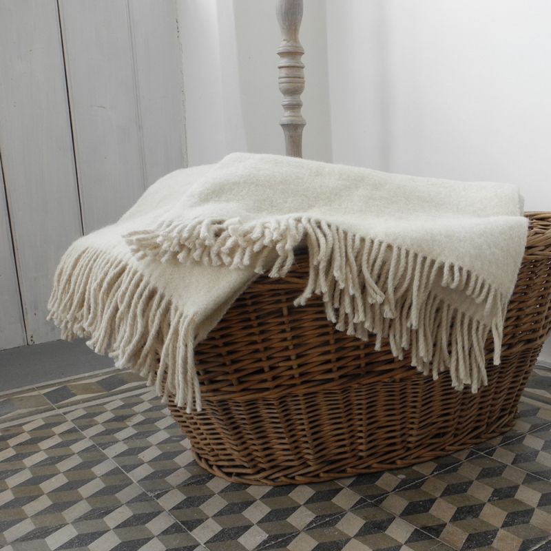 Vlněná přikrývka béžová režná bez vzoru 150x120cm