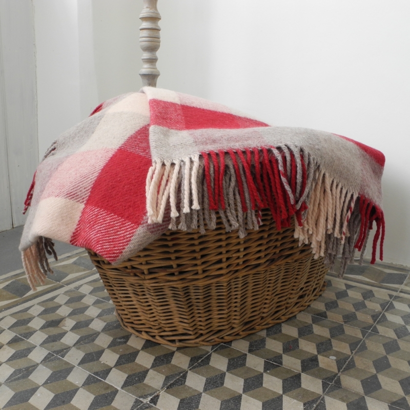 Vlněný pléd červené káry 135x200cm