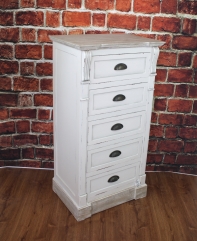 Vysoká komoda ve venkovském stylu