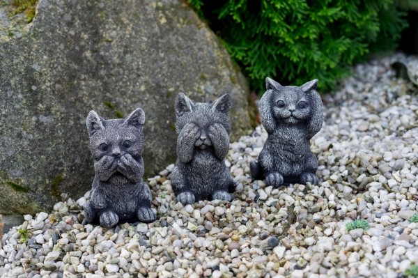 Zahradní dekorace kotě - zakrytá pusa
