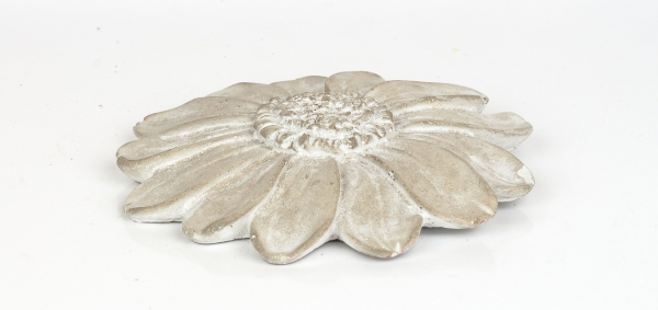 Zahradní dekorace kytka beton 15x3x15cm