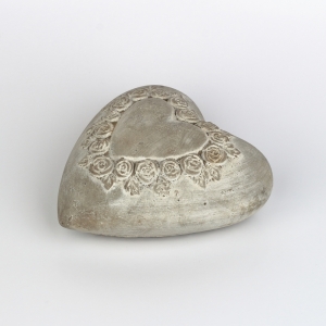 Zahradní dekorace srdce beton 16cm