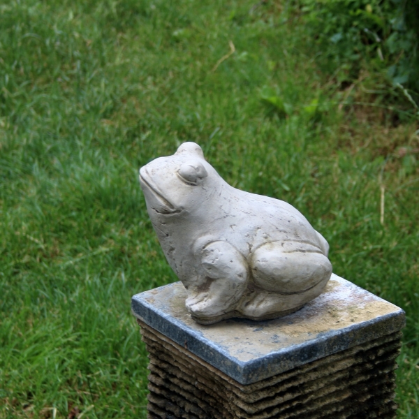 Zahradní dekorace žába 15x18x17cm