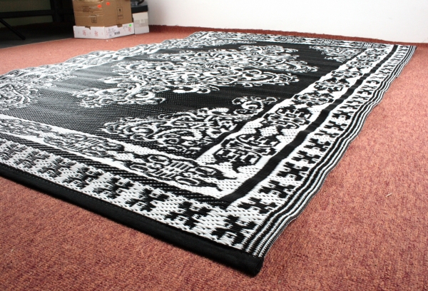 Zahradní koberec s ornamenty 119,5x186 cm