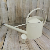 Zahradní konev béžová