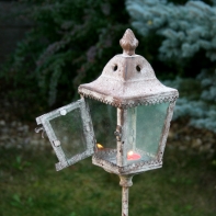 Zahradní lucerna se zápichem do trávníku 124cm