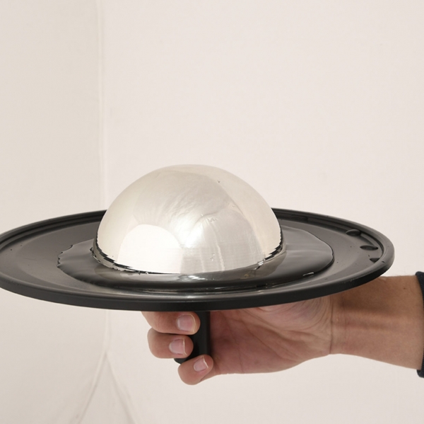 Zahradní pítka pro ptáky na tyči 