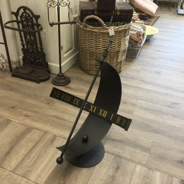 Zahradní sluneční hodiny