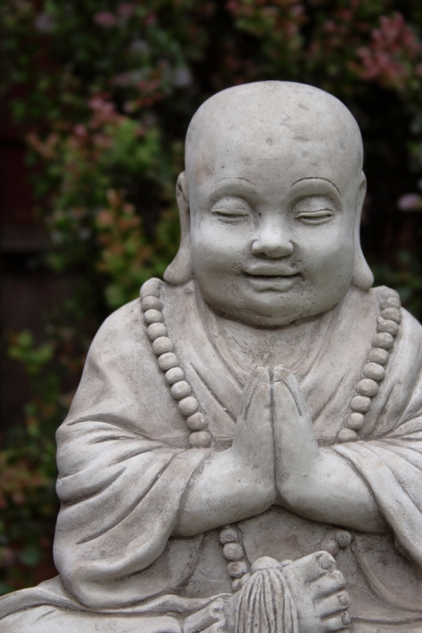 Zahradní socha Modlící Buddha 17kg