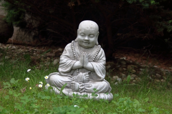 Zahradní socha Modlící Buddha 17kg
