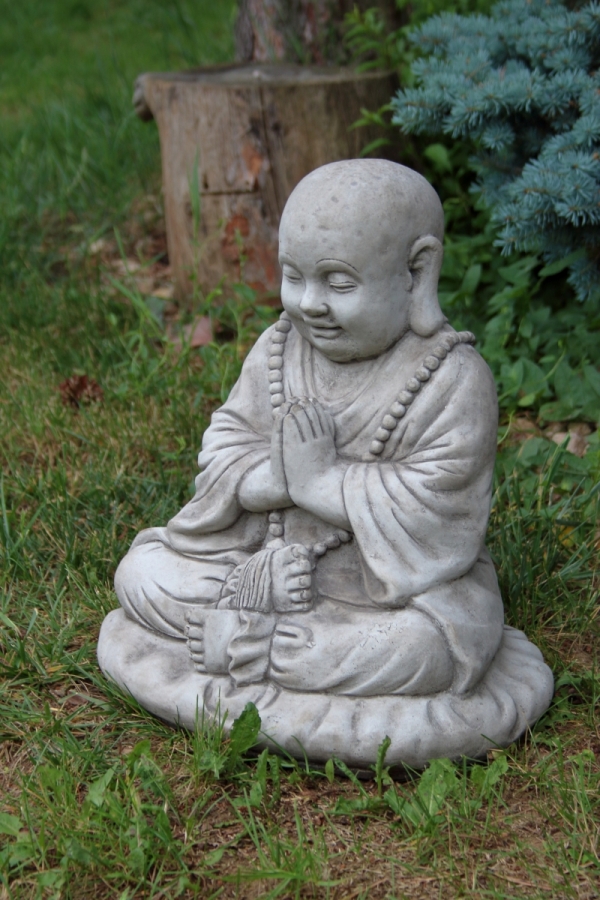 Zahradní socha Modlící Buddha 17kg